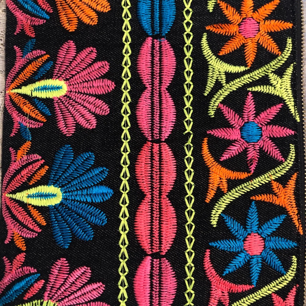 🌸CLEARANCE🌸Handbag full of color